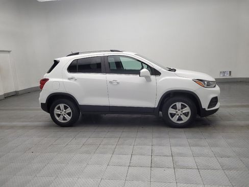 Used 2019 Chevrolet Trax LT w/ LT Convenience Package image 11