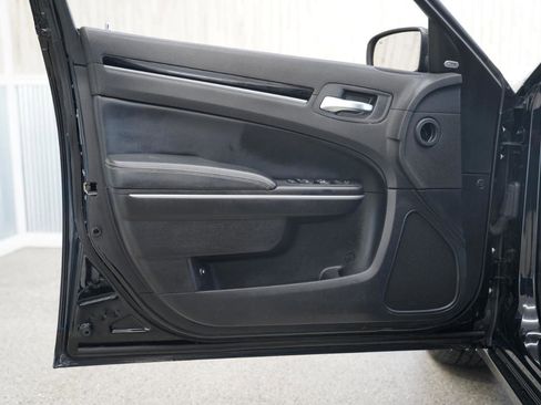 Used 2019 Chrysler 300 S AWD/4WD image 28