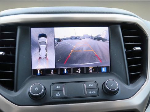 Used 2021 GMC Acadia Denali w/ Denali Technology Package FWD image 18