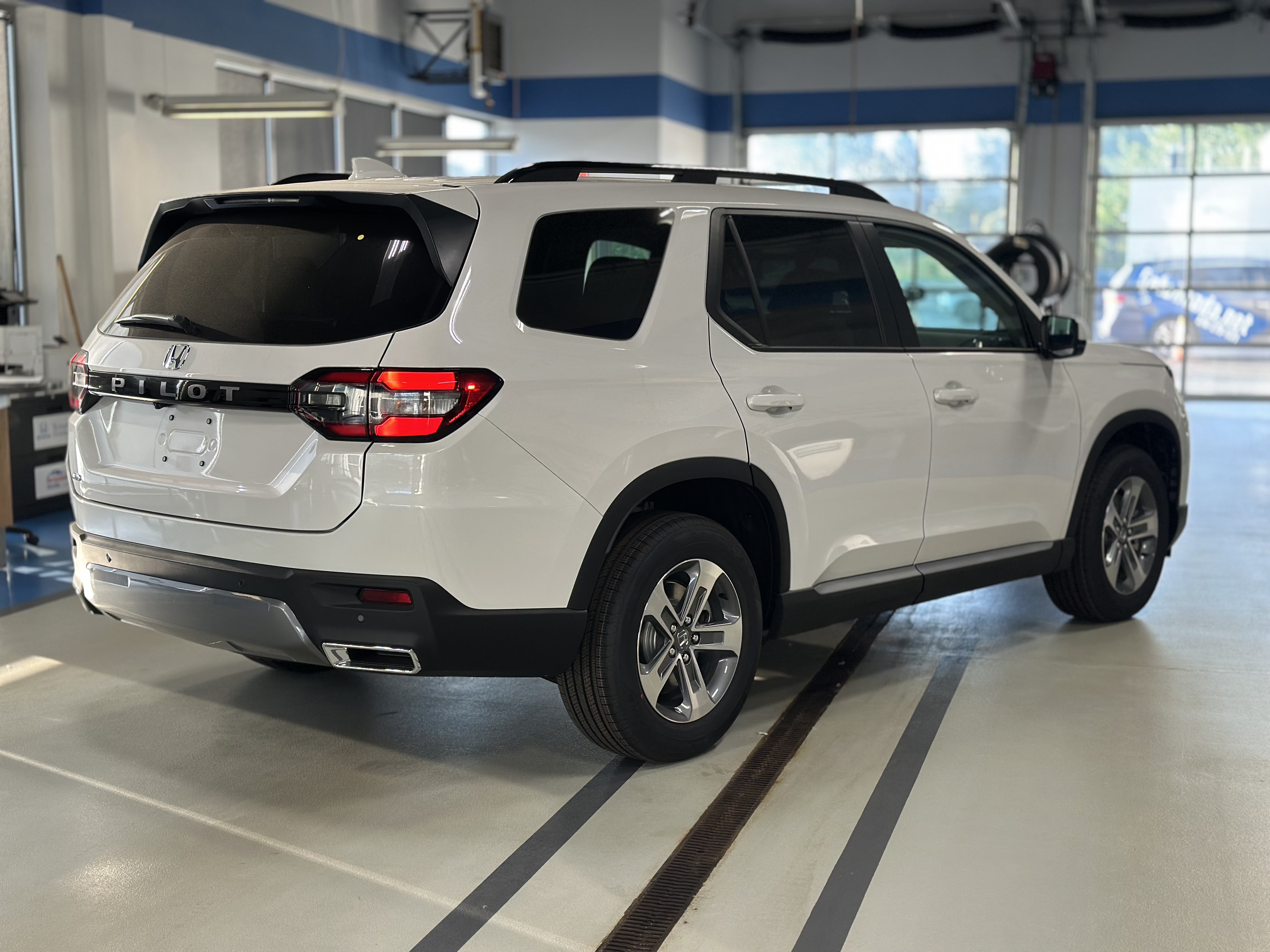New 2026 Honda Pilot EX-L image 4