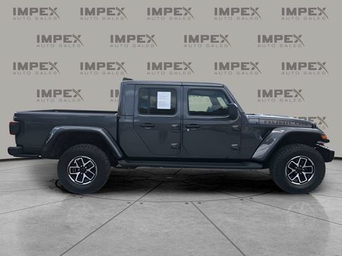 Used 2024 Jeep Gladiator Rubicon AWD/4WD image 6