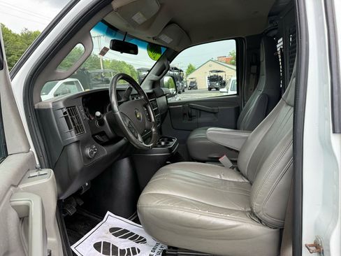 Used 2020 Chevrolet Express 2500 Extended w/ Enhanced Convenience Package RWD image 30