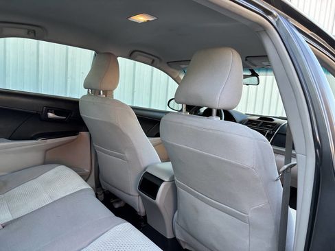 Used 2013 Toyota Camry LE image 16