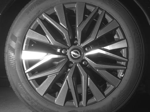 Used 2025 Nissan Altima 2.5 SV FWD image 15
