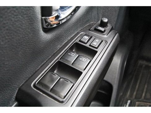 Used 2020 Nissan Titan PRO-4X w/ Pro-4x Convenience Package AWD/4WD image 19