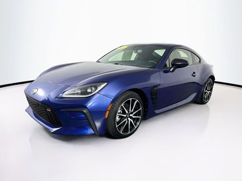Used 2023 Toyota GR86 w/ ALL Weather Mat Package (TMS) RWD image 3