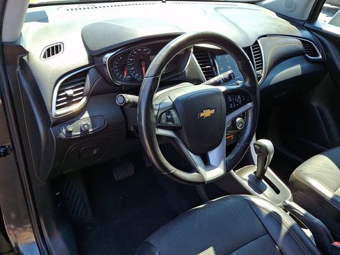 Certified 2018 Chevrolet Trax LT w/ LT Convenience Package FWD image 26