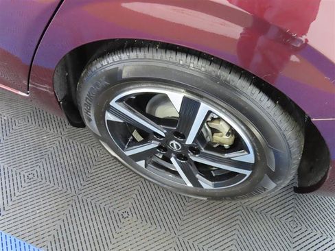Used 2025 Nissan Sentra SV FWD image 7