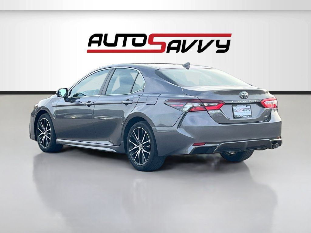 Used 2023 Toyota Camry SE FWD image 5