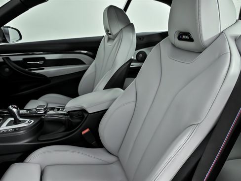 Used 2020 BMW M4 Convertible w/ Competition Package image 26