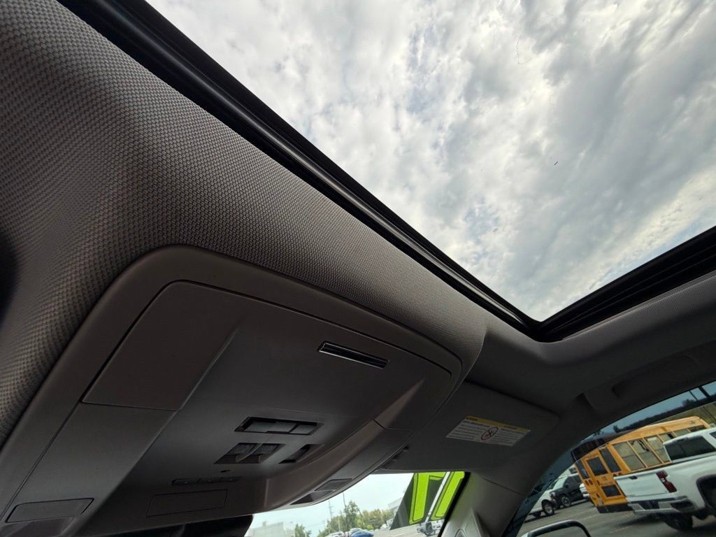 Used 2017 GMC Sierra 2500 Denali AWD/4WD image 26
