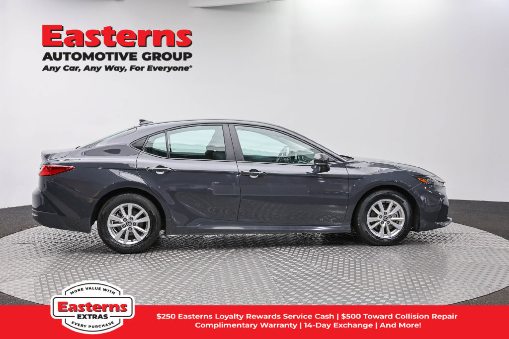 Used 2025 Toyota Camry LE FWD image 5