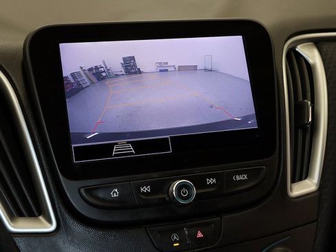 Used 2022 Chevrolet Malibu LS image 17