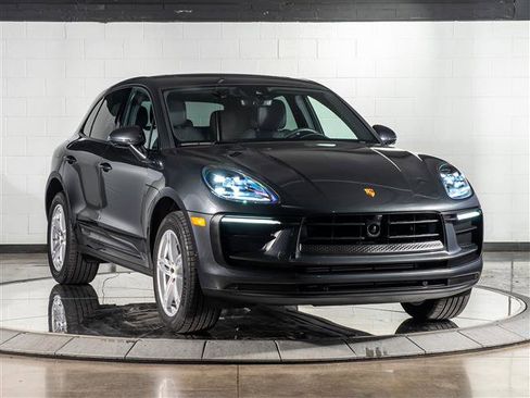 Used 2025 Porsche Macan image 7
