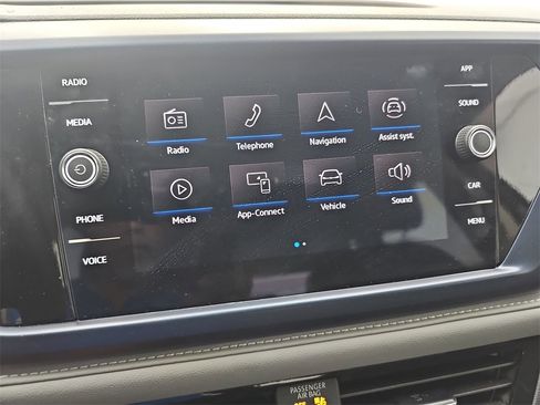 Used 2024 Volkswagen Taos SE image 29