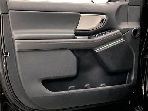 Used 2025 Ford Expedition Active AWD/4WD image 22