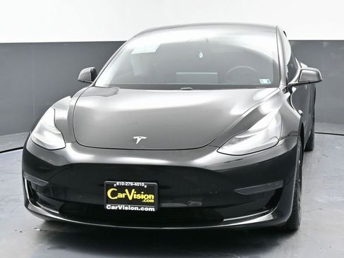 Used 2021 Tesla Model 3 Standard Range Plus image 4