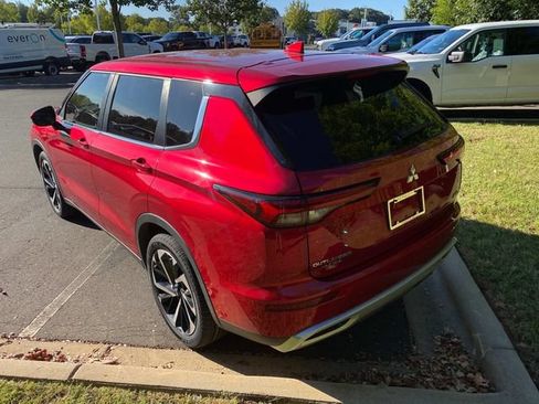 Used 2023 Mitsubishi Outlander SE Black Edition FWD image 30