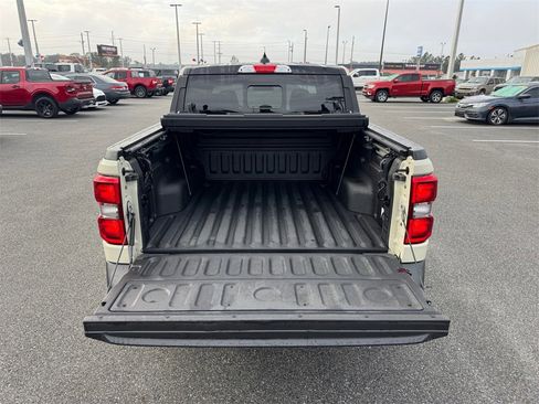 Used 2025 Ford Maverick Lariat w/ Black Appearance Package image 17