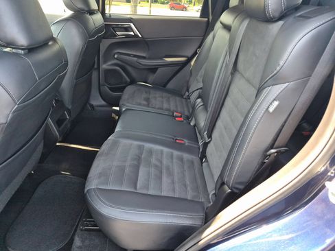 Used 2024 Mitsubishi Outlander SE Black Edition AWD/4WD image 28