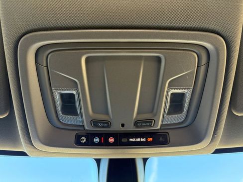 Used 2022 Chevrolet Silverado 1500 Custom image 30