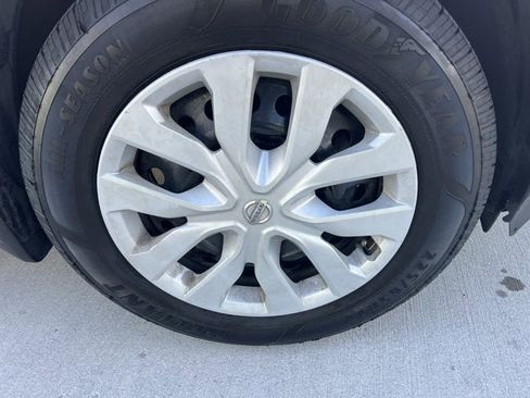 Certified 2017 Nissan Rogue S image 24