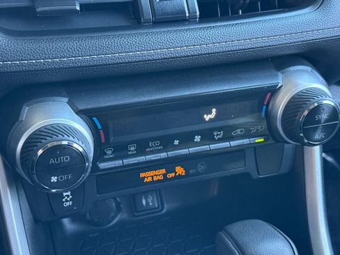 Used 2019 Toyota RAV4 XLE w/ Carpet Mat Package image 19