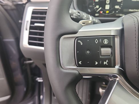 New 2026 Land Rover Discovery Limited Edition AWD/4WD image 18