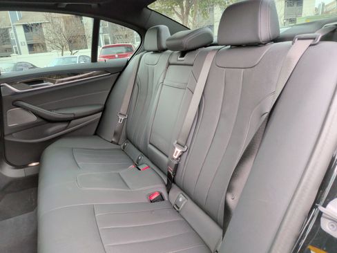 Certified 2023 BMW 530e w/ Premium Package image 34