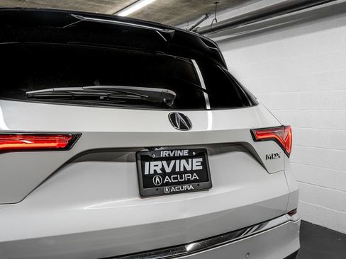 Used 2022 Acura MDX FWD w/ Technology Package image 16