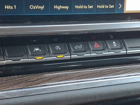 Used 2023 Chevrolet Silverado 1500 LT AWD/4WD image 24