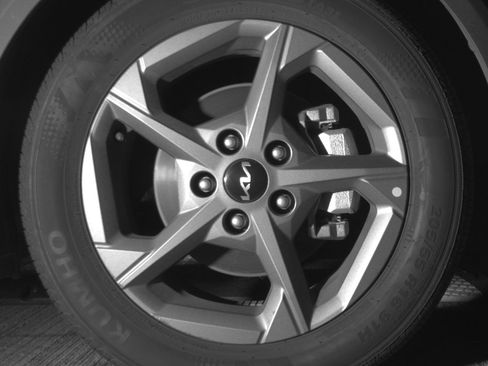 Used 2025 Kia K4 LXS image 13