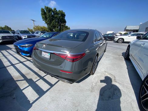 Used 2023 Mercedes-Benz S 580 4MATIC Sedan image 3