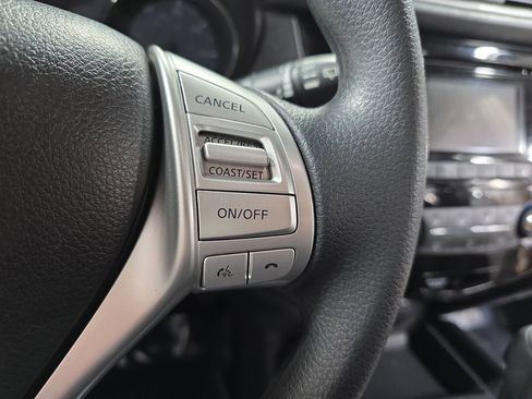 Used 2016 Nissan Rogue S image 17