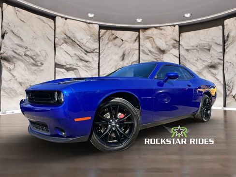 Used 2018 Dodge Challenger SXT w/ Blacktop Package RWD image 12