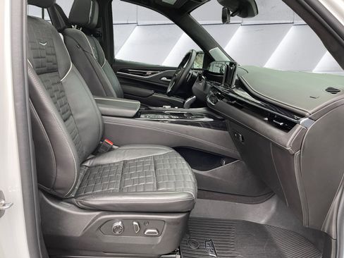 Used 2024 Cadillac Escalade ESV V w/ Heavy-Duty Trailer Package image 16