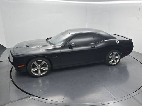 Used 2016 Dodge Challenger R/T RWD image 39