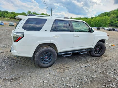 Used 2024 Toyota 4Runner SR5 Premium w/ Moonroof Package AWD/4WD image 5