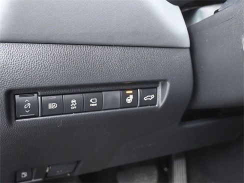 Used 2022 Toyota Venza Limited w/ Advanced Technology Package image 21