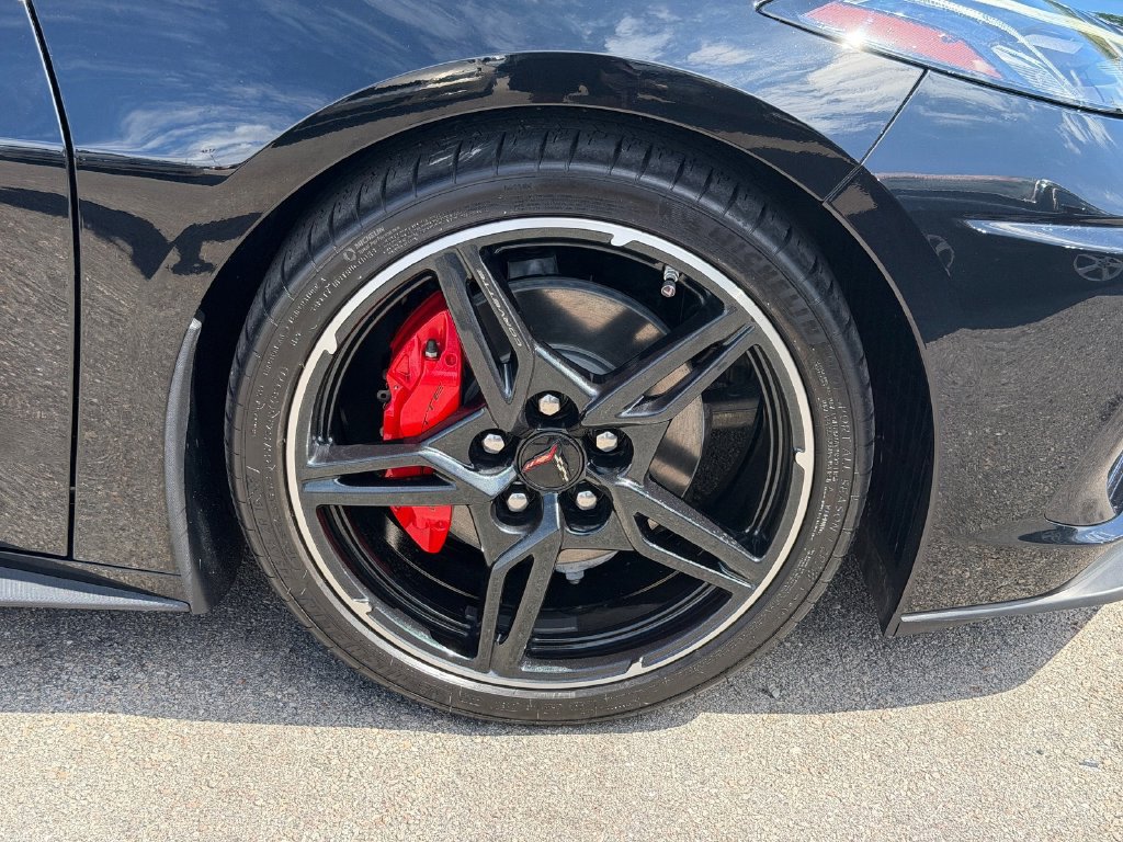 Used 2024 Chevrolet Corvette Stingray Preferred Conv w/ Stealth Interior Trim Package RWD image 9