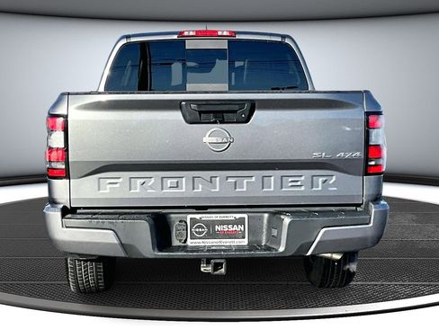 Used 2024 Nissan Frontier SL image 5