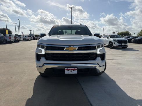 Used 2024 Chevrolet Silverado 1500 LT RWD image 2