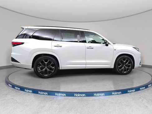 New 2026 Lexus TX 500h AWD image 4