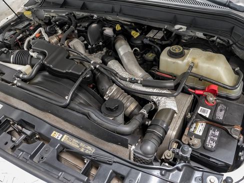 Used 2016 Ford F250 Lariat w/ Lariat Interior Package image 51