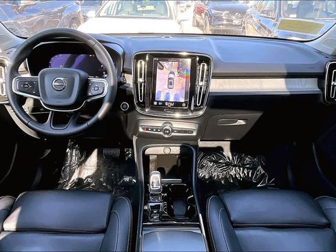 Certified 2024 Volvo XC40 B5 Plus w/ Protection Package Premier image 15