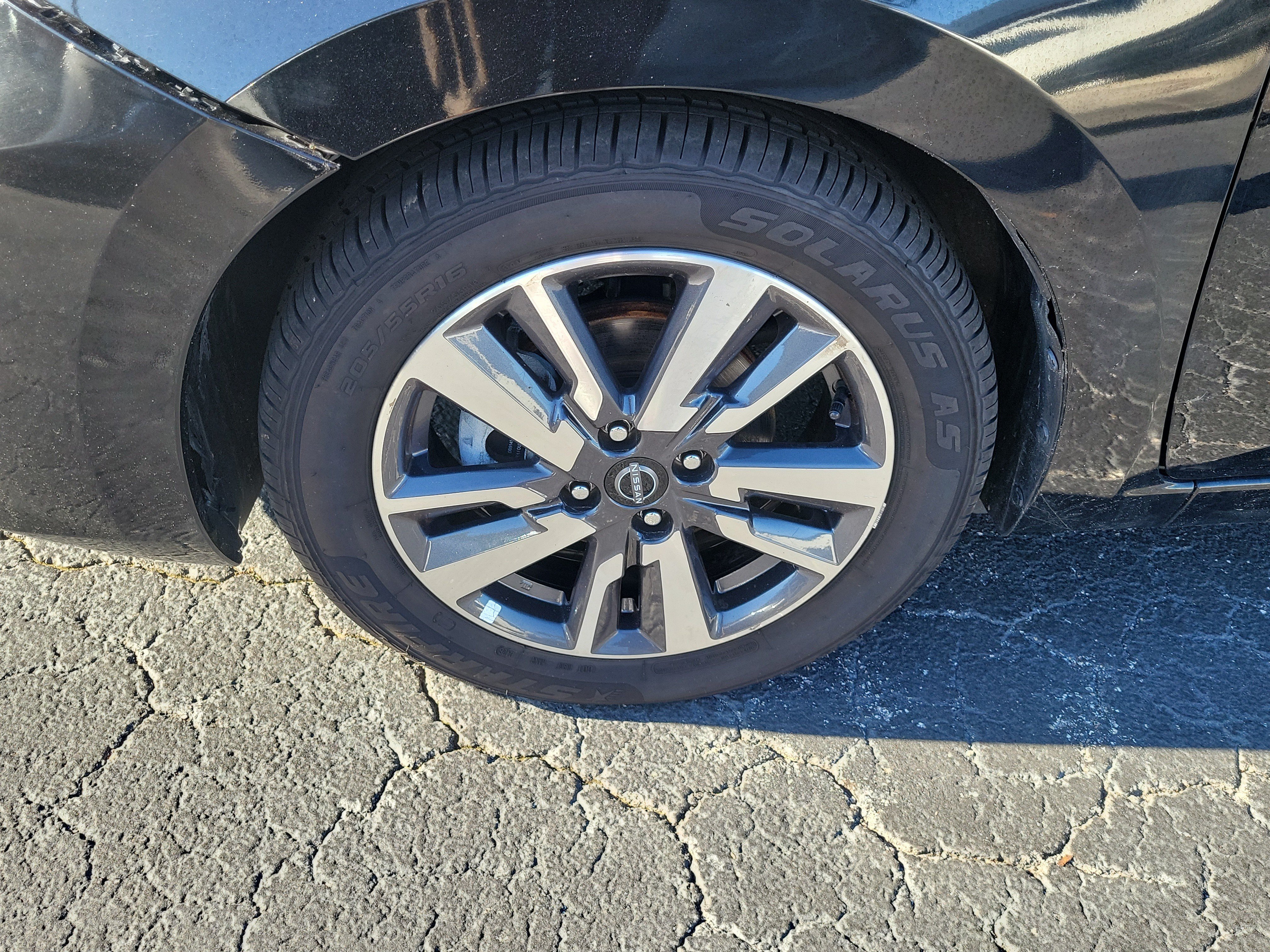 Certified 2023 Nissan Versa SV FWD image 4