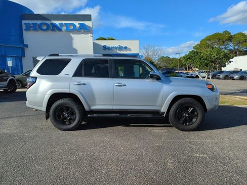 Used 2022 Toyota 4Runner SR5 image 3