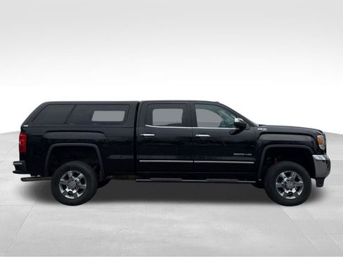 Used 2015 GMC Sierra 2500 SLT w/ Suspension Package, Off-Road image 4