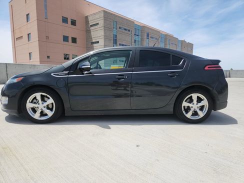 Used 2014 Chevrolet Volt w/ Enhanced Safety Package 1 FWD image 5