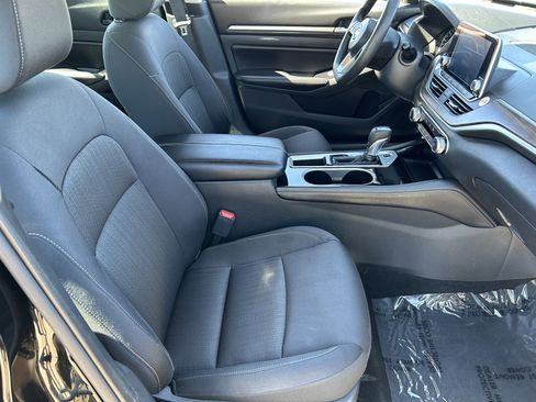 Used 2023 Nissan Altima 2.5 SV image 10
